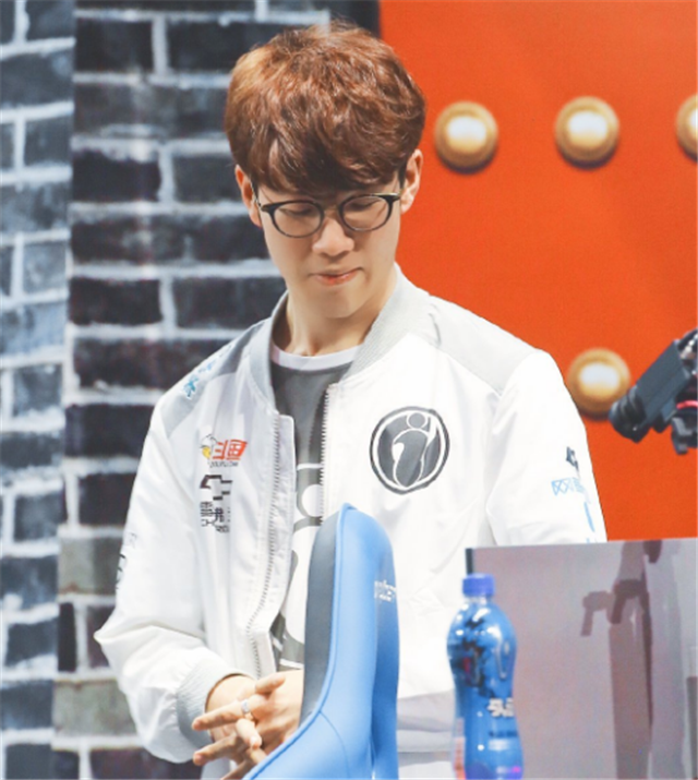 上均达到顶 上均达到顶